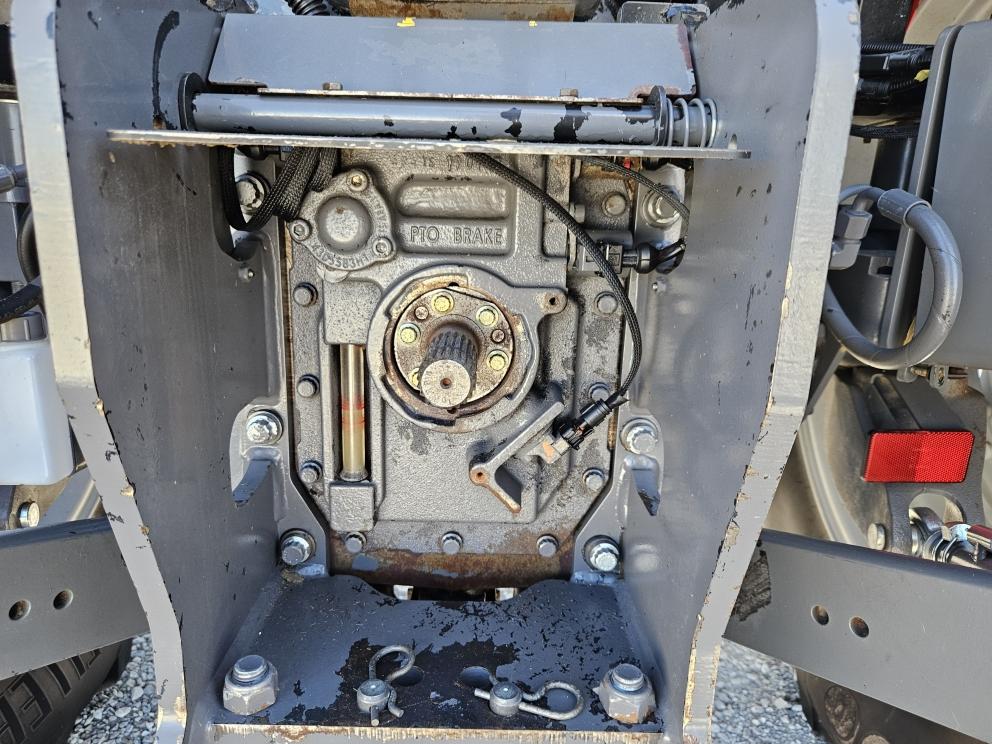 Image for 2020 Massey Ferguson 6713