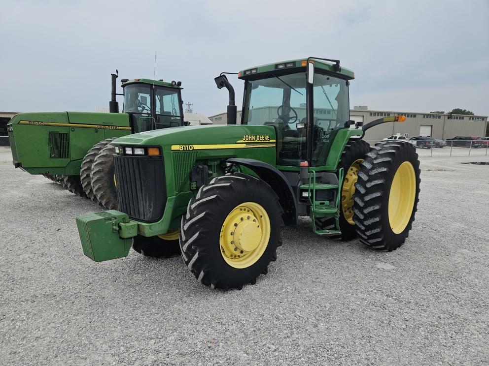 Image for 2001 John Deere 8110