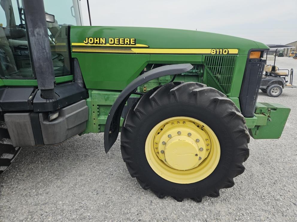 Image for 2001 John Deere 8110
