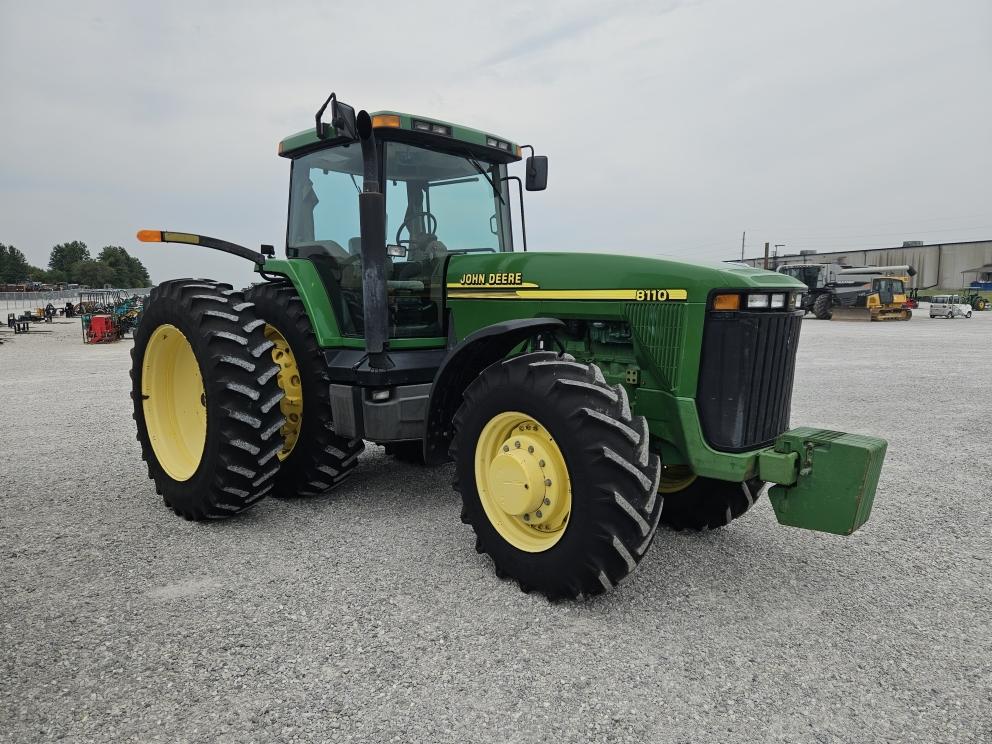 Image for 2001 John Deere 8110