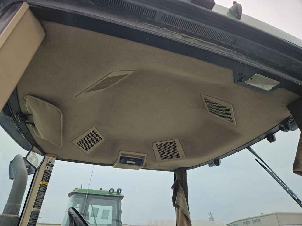 Image for 2001 John Deere 8110