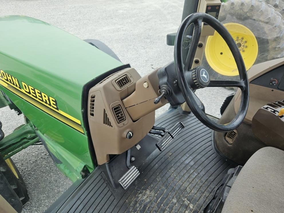 Image for 2001 John Deere 8110