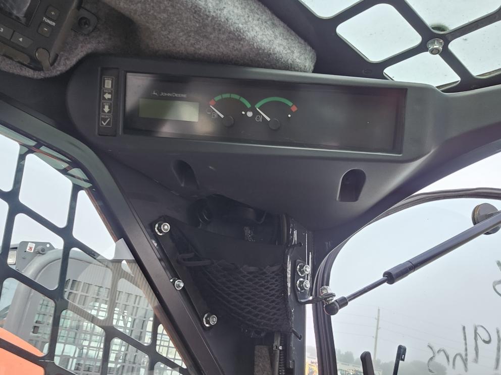 Image for 2018 John Deere 323E