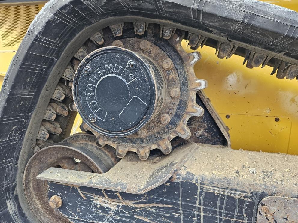 Image for 2018 John Deere 323E