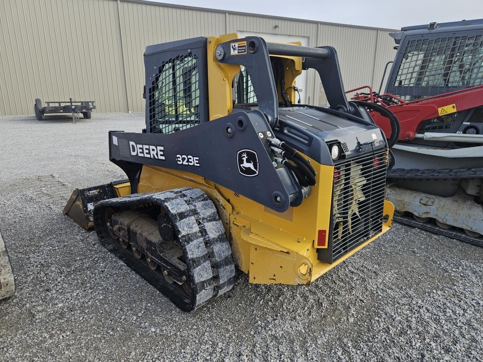 Image for 2018 John Deere 323E