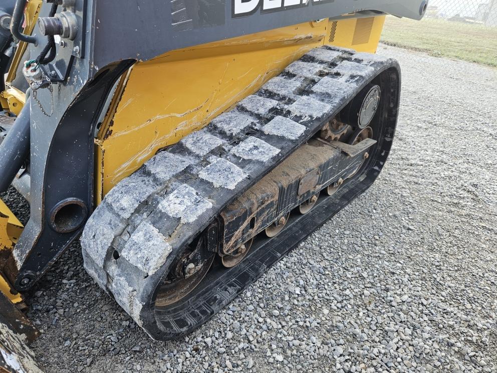 Image for 2018 John Deere 323E