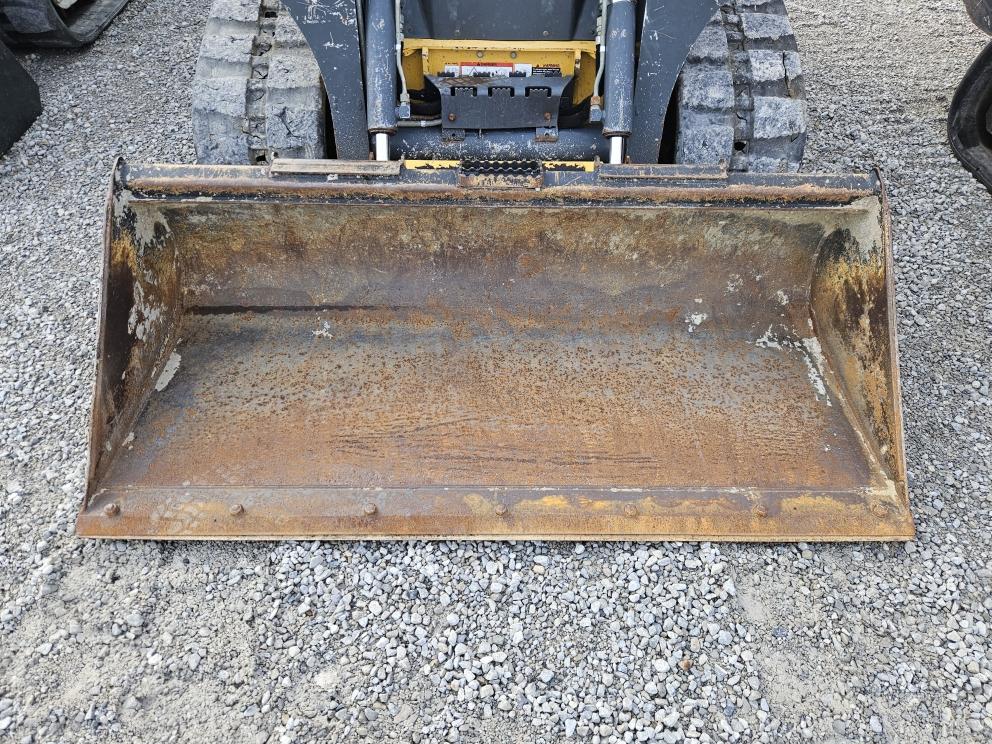 Image for 2018 John Deere 323E