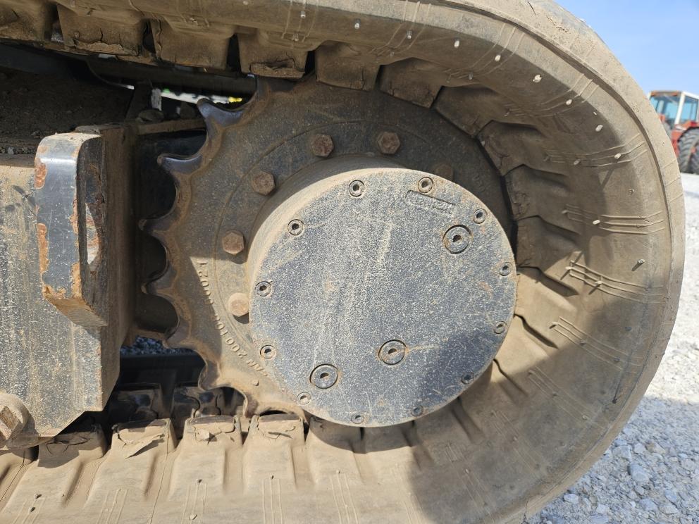 Image for 2016 Bobcat E63