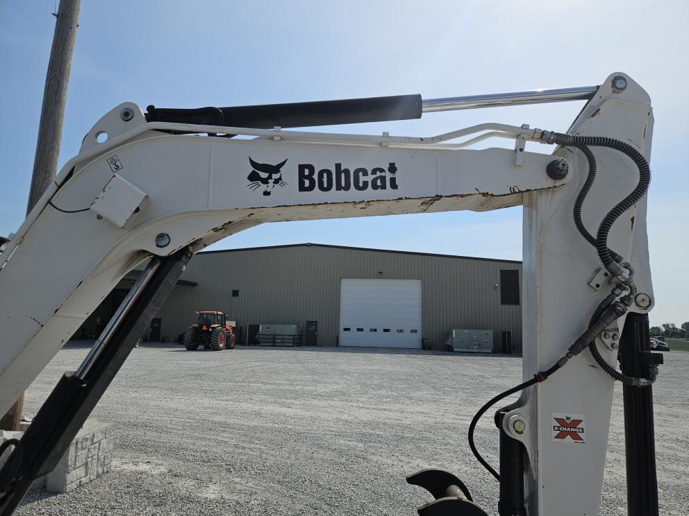 Image for 2016 Bobcat E63