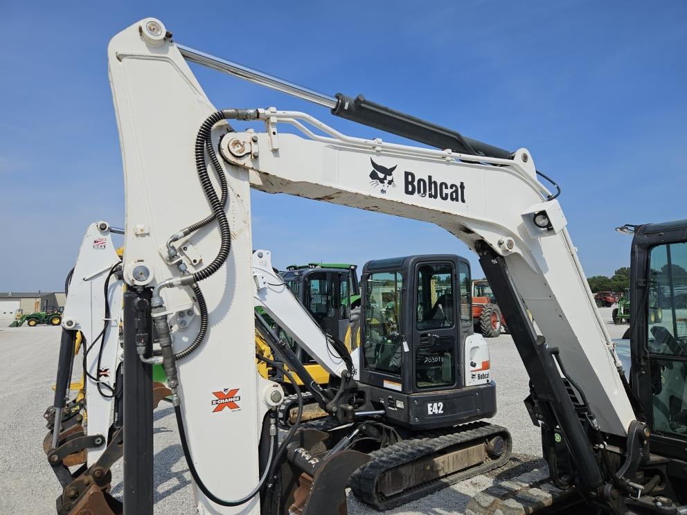 Image for 2016 Bobcat E63