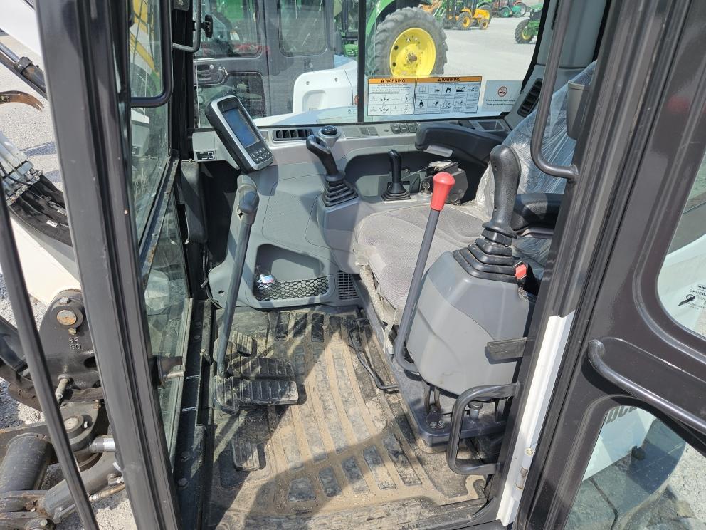 Image for 2016 Bobcat E63