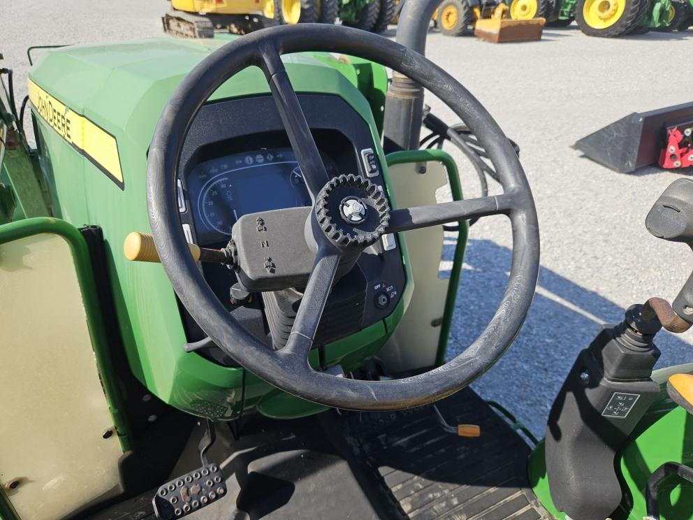 Image for 2016 John Deere 5085E