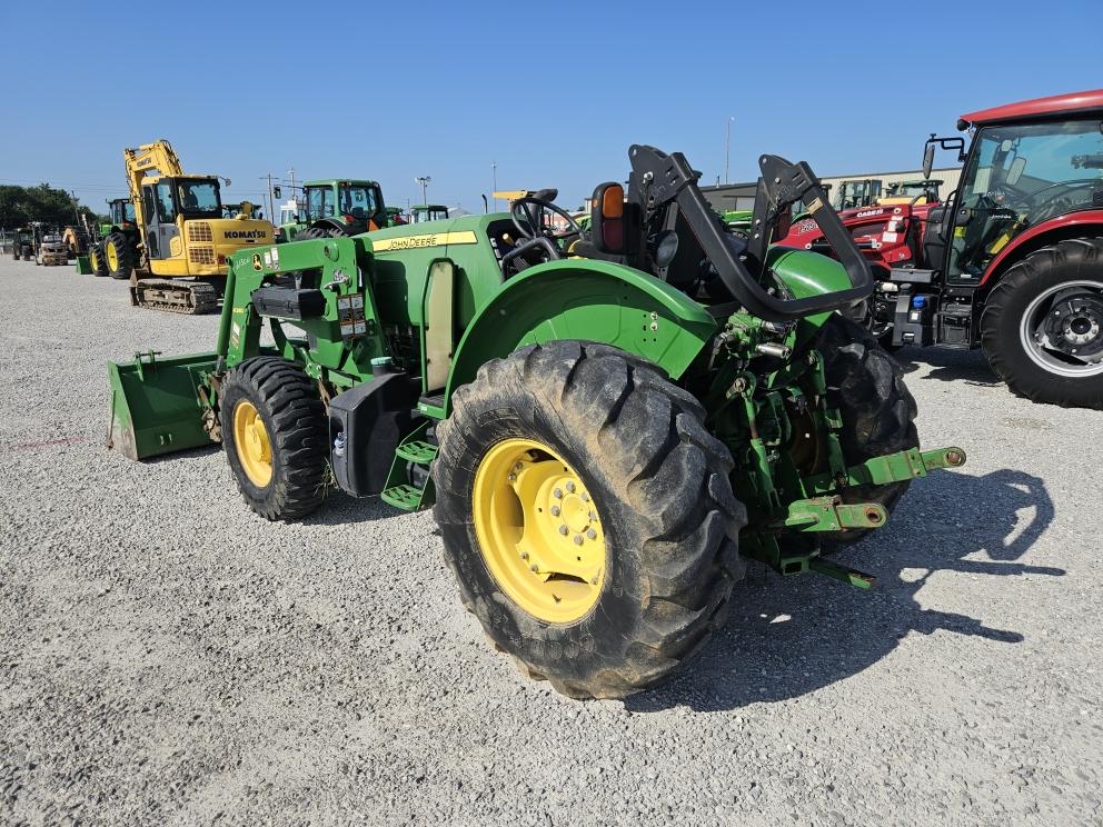Image for 2016 John Deere 5085E