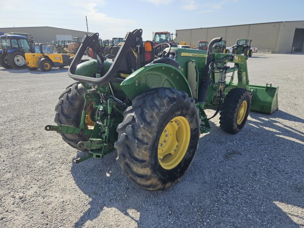Image for 2016 John Deere 5085E