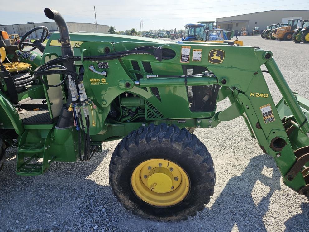 Image for 2016 John Deere 5085E
