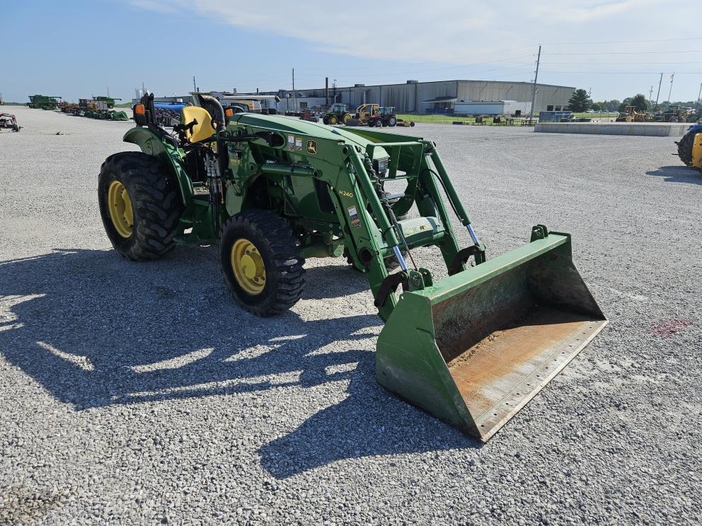 Image for 2016 John Deere 5085E