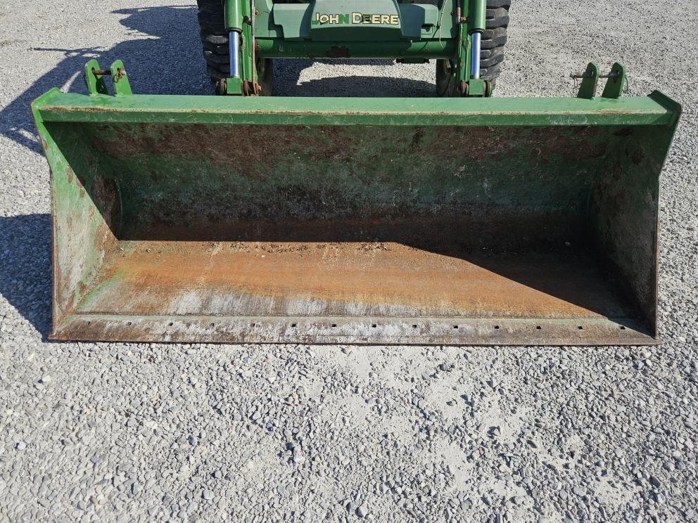 Image for 2016 John Deere 5085E