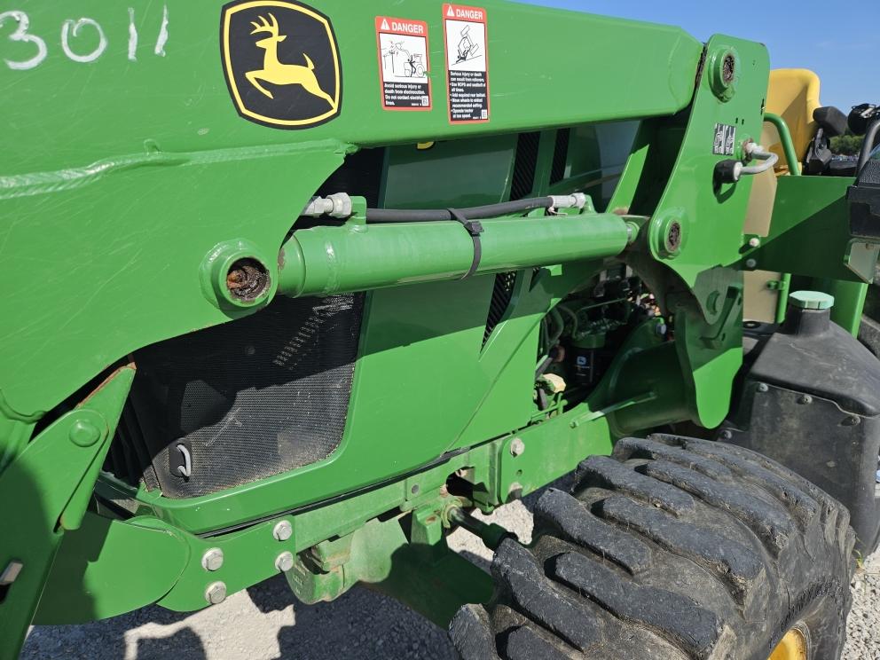 Image for 2016 John Deere 5085E