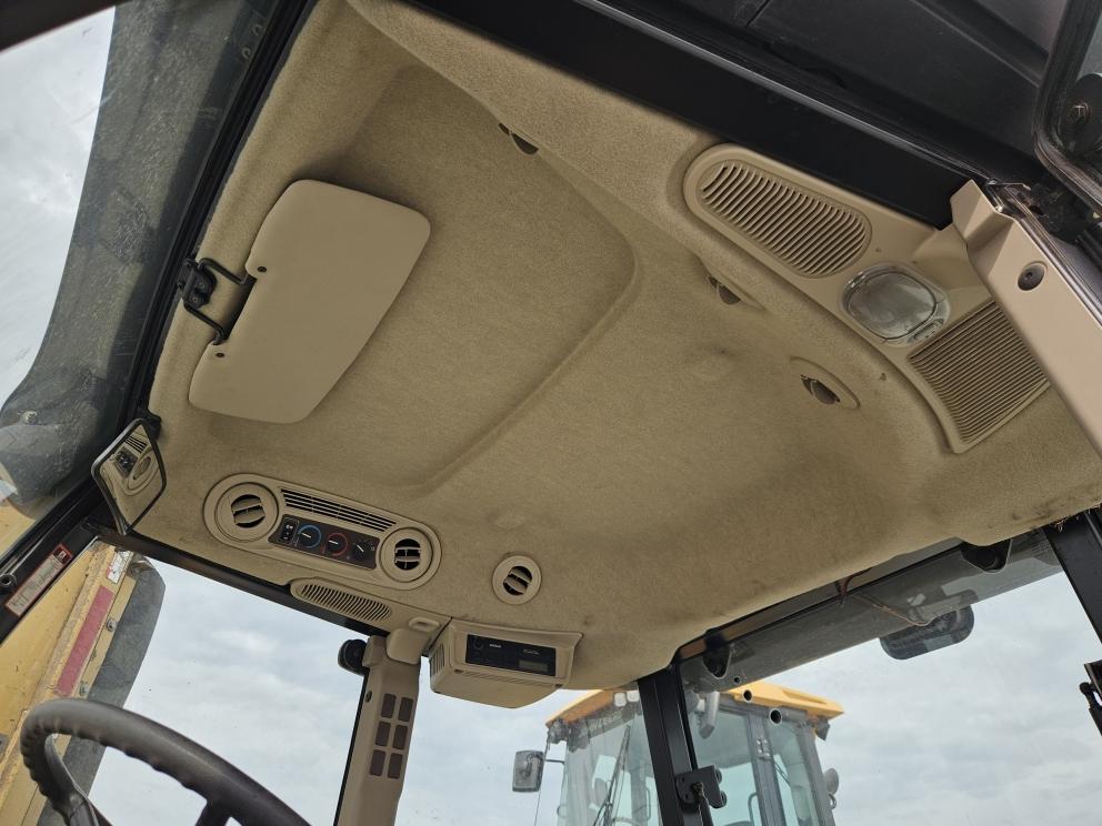 Image for 2004 John Deere 5420