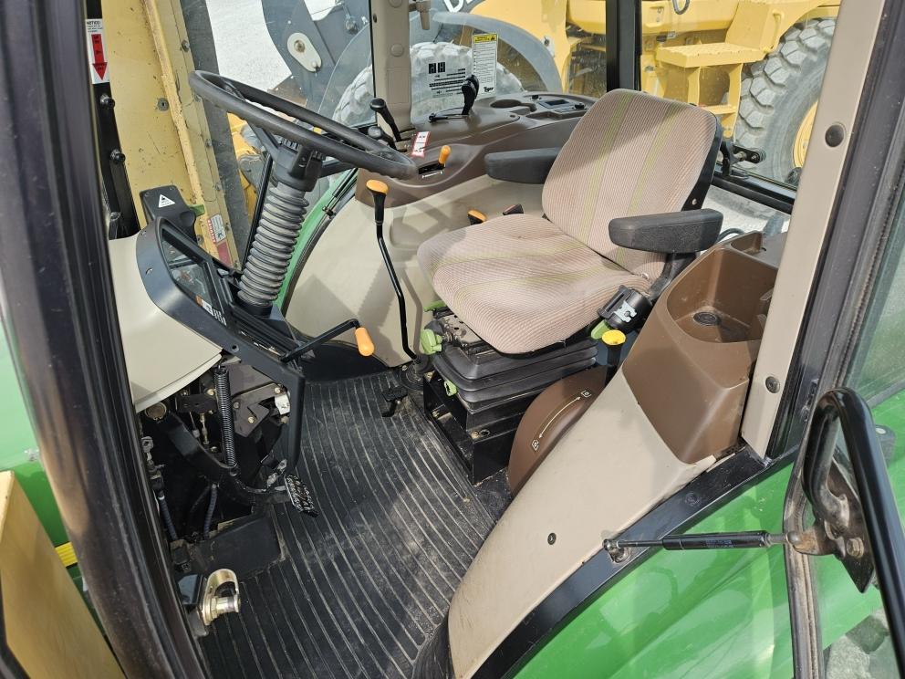 Image for 2004 John Deere 5420