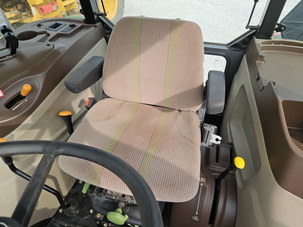 Image for 2004 John Deere 5420