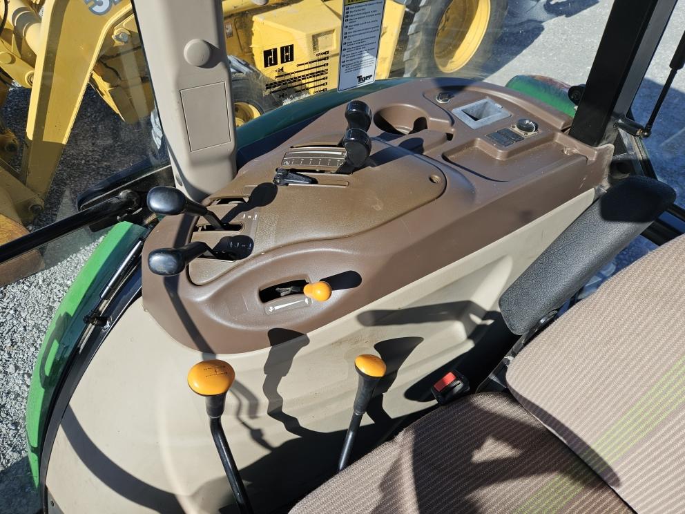 Image for 2004 John Deere 5420