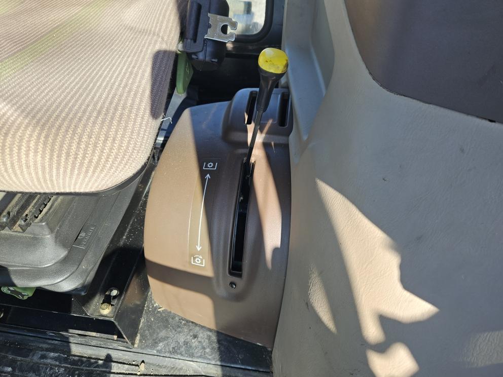 Image for 2004 John Deere 5420