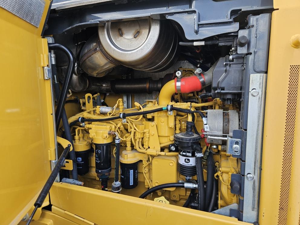 Image for 2021 John Deere 524 P-Tier