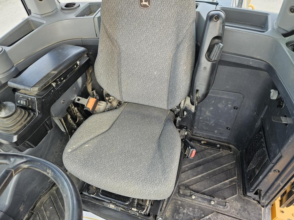 Image for 2021 John Deere 524 P-Tier