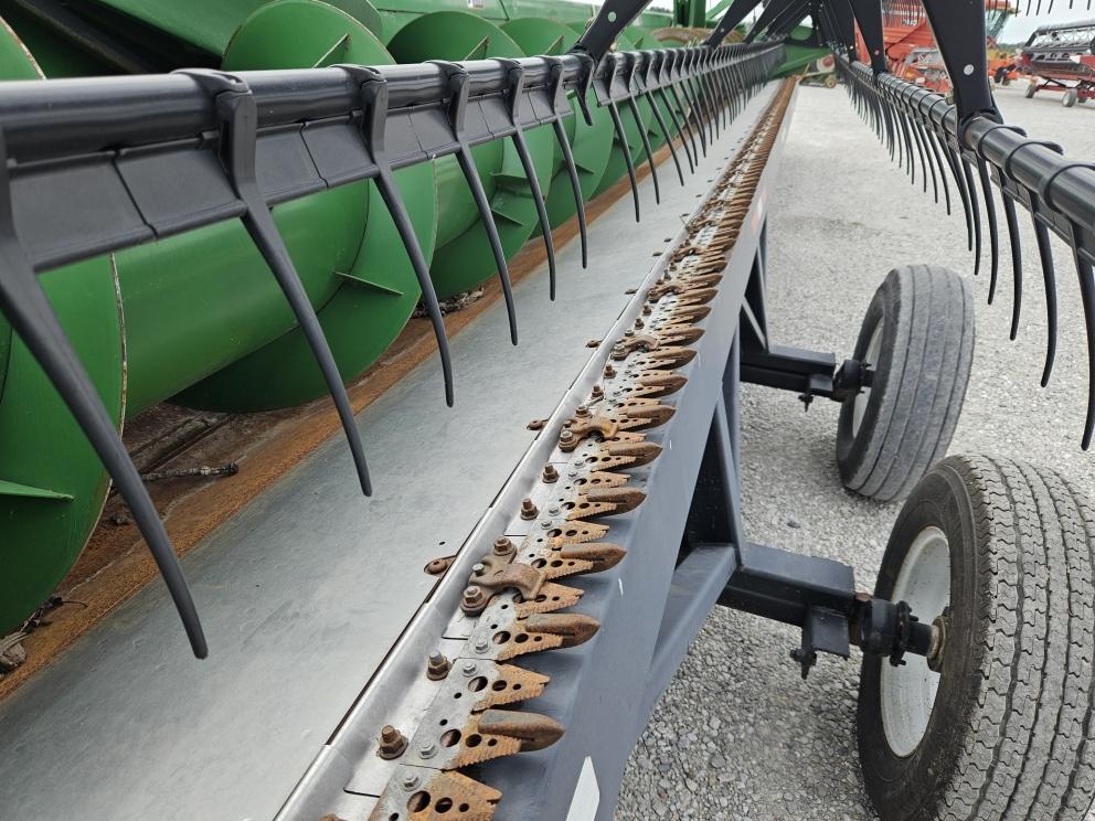 Image for 2009 John Deere 635F