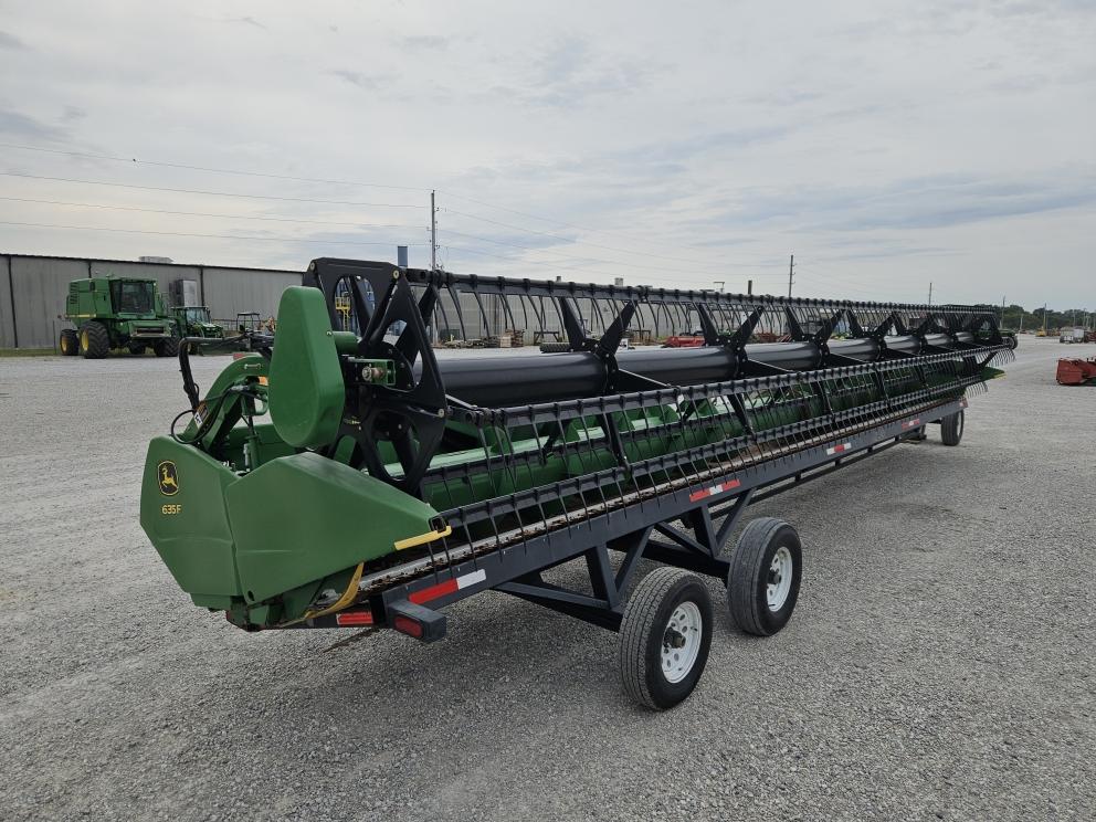 Image for 2009 John Deere 635F