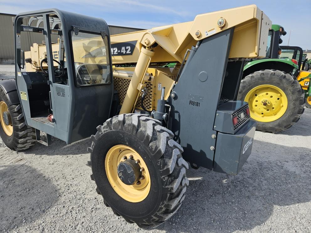 Image for 2014 Gehl RS12-42