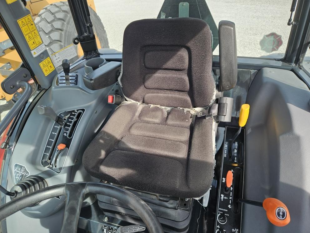 Image for 2021 Massey Ferguson 1835