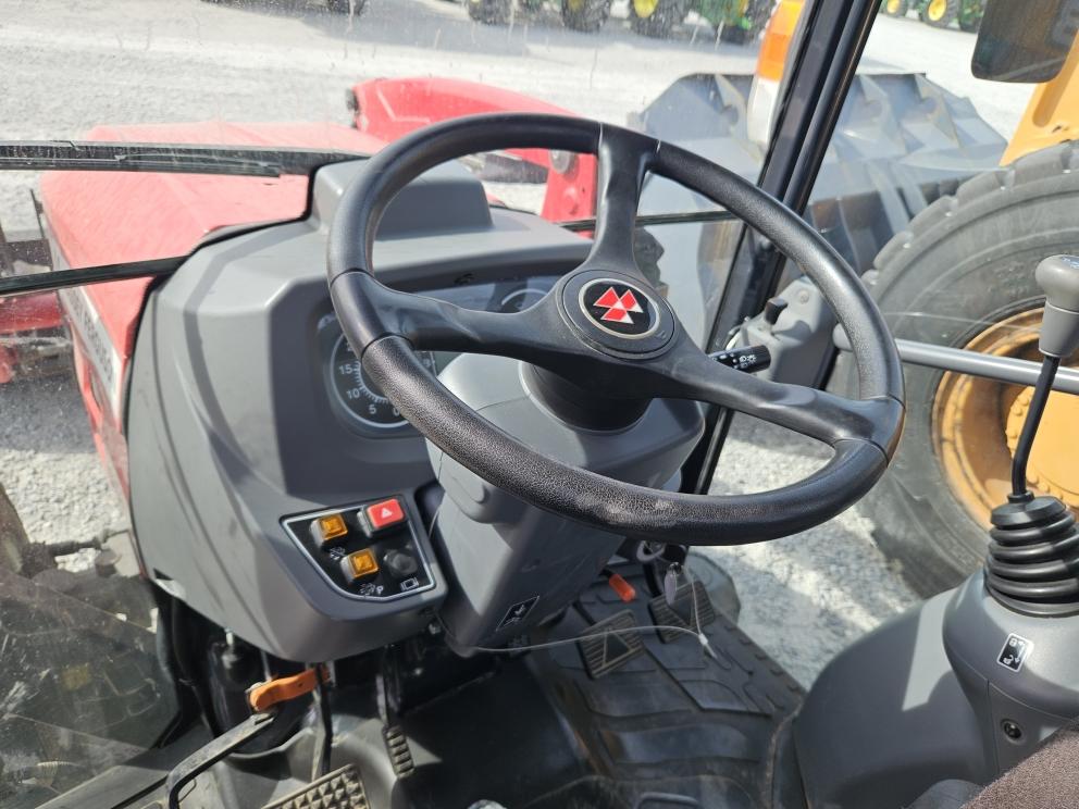 Image for 2021 Massey Ferguson 1835