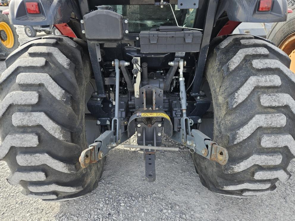 Image for 2021 Massey Ferguson 1835