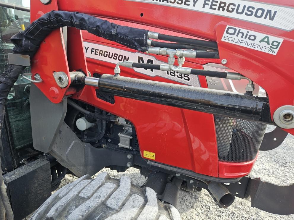 Image for 2021 Massey Ferguson 1835