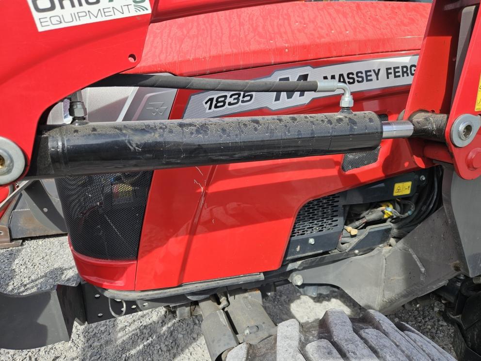 Image for 2021 Massey Ferguson 1835