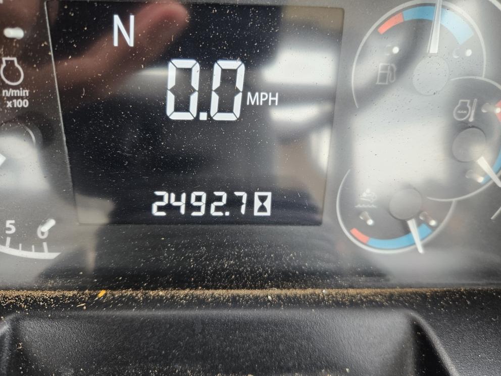 Image for 2017 John Deere 6105E