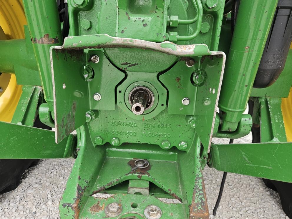 Image for 2017 John Deere 6105E