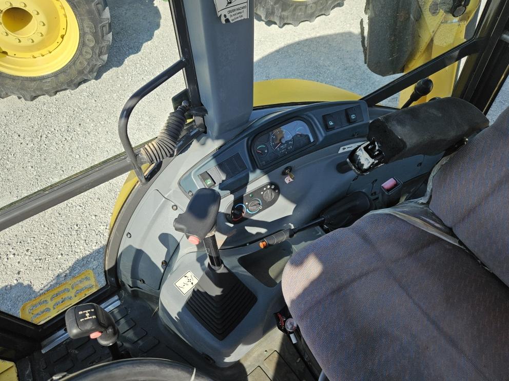 Image for 2005 New Holland LB75B