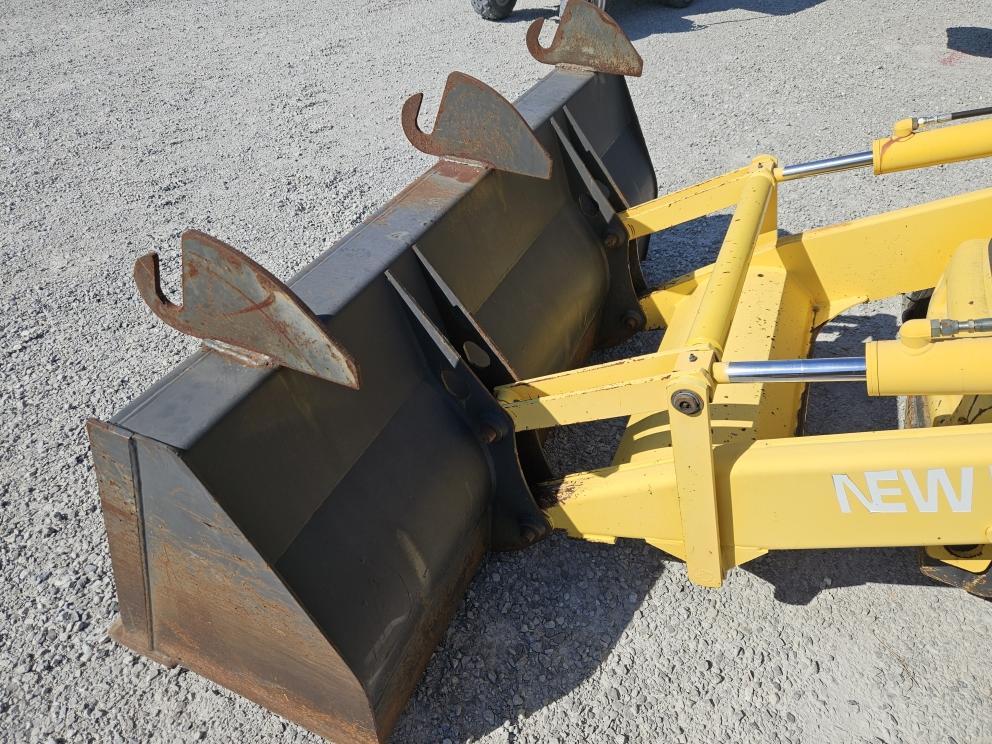 Image for 2005 New Holland LB75B