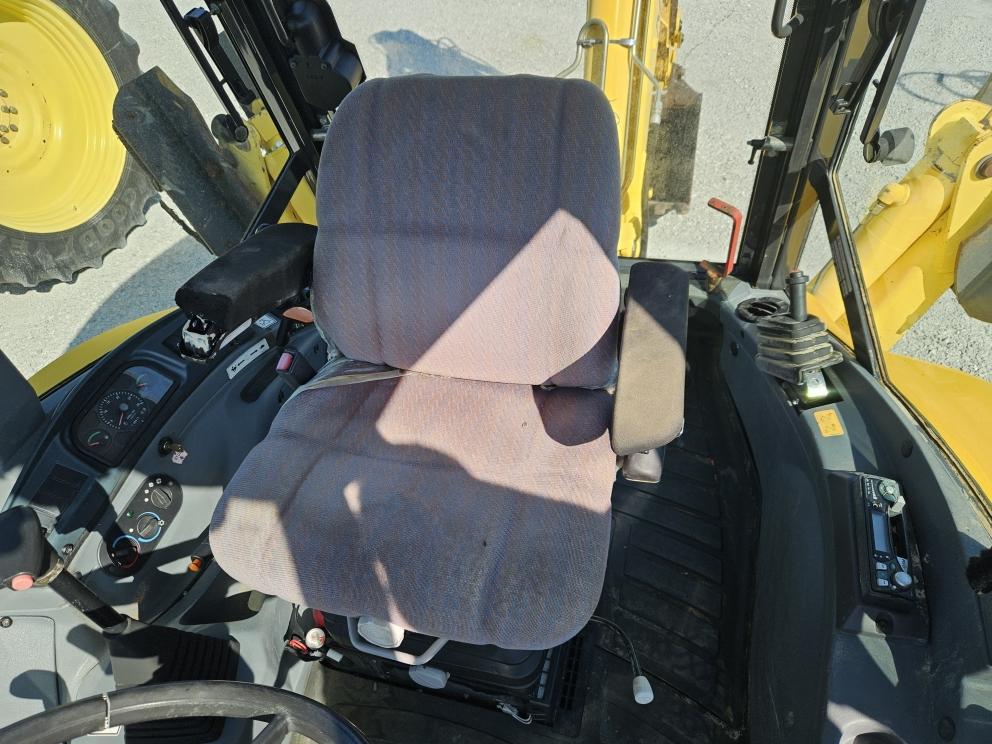 Image for 2005 New Holland LB75B