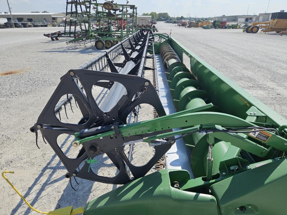 Image for 2009 John Deere 635F