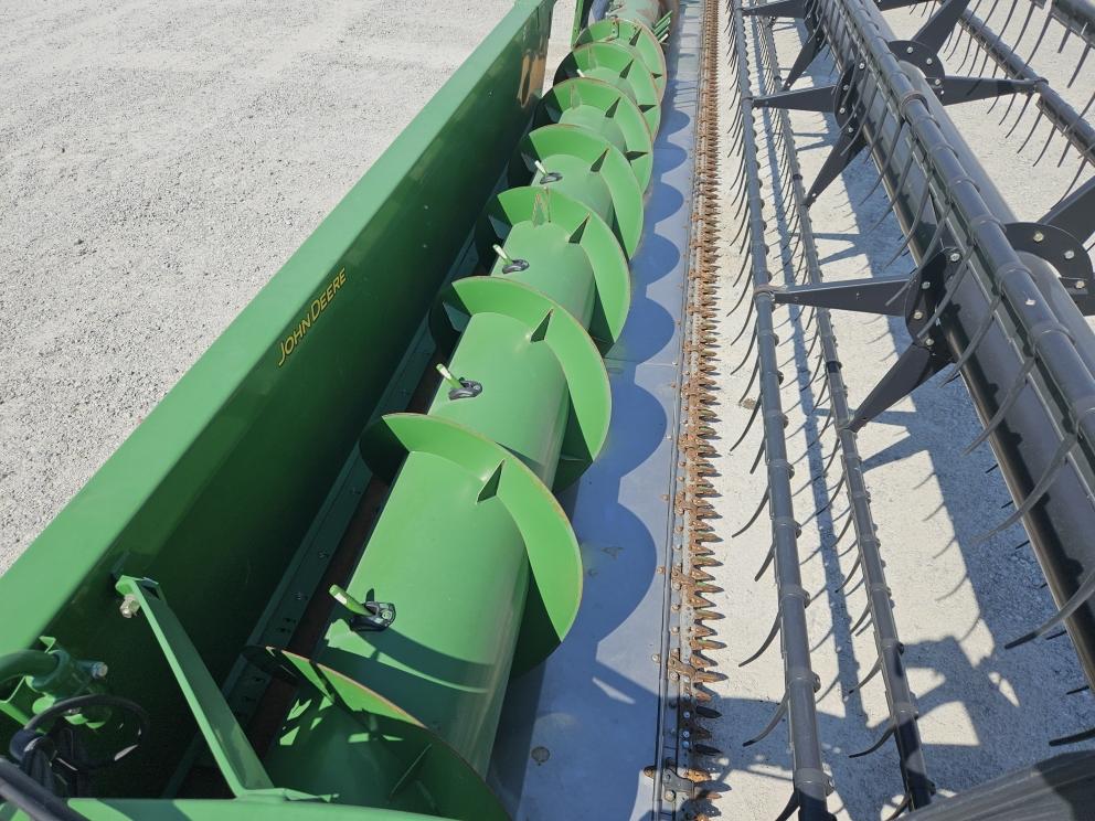 Image for 2009 John Deere 635F