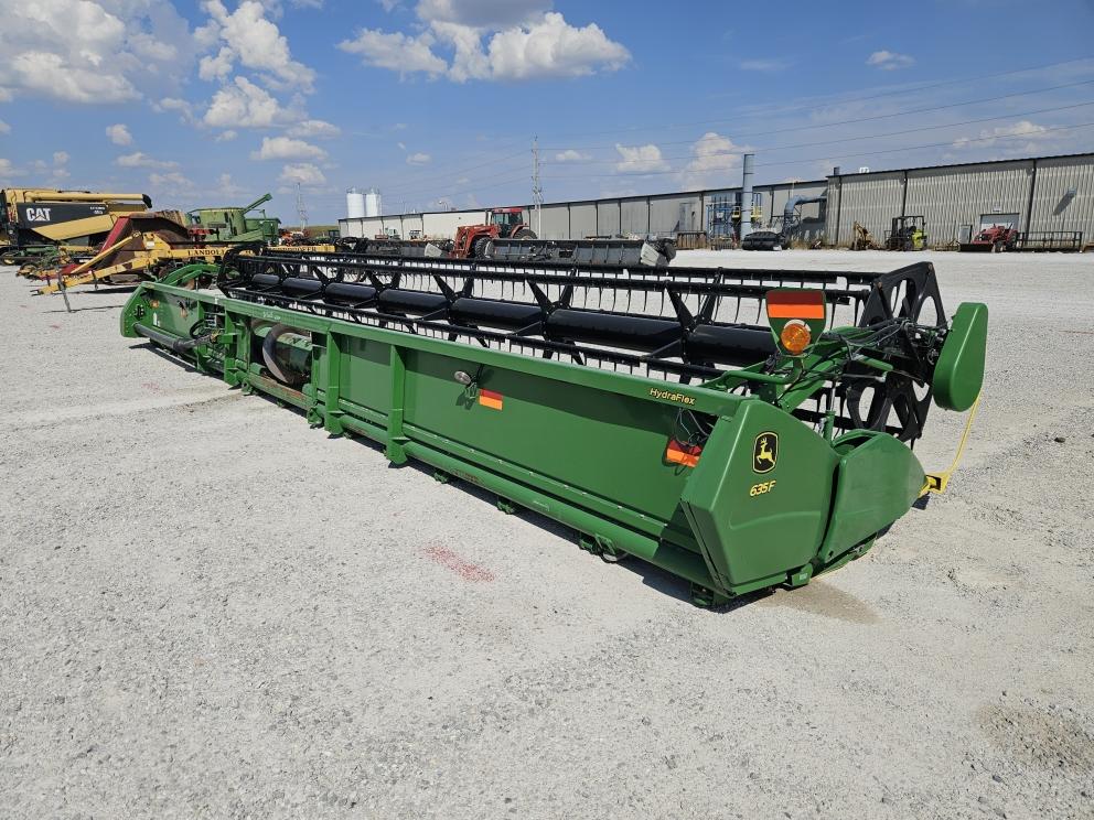 Image for 2009 John Deere 635F