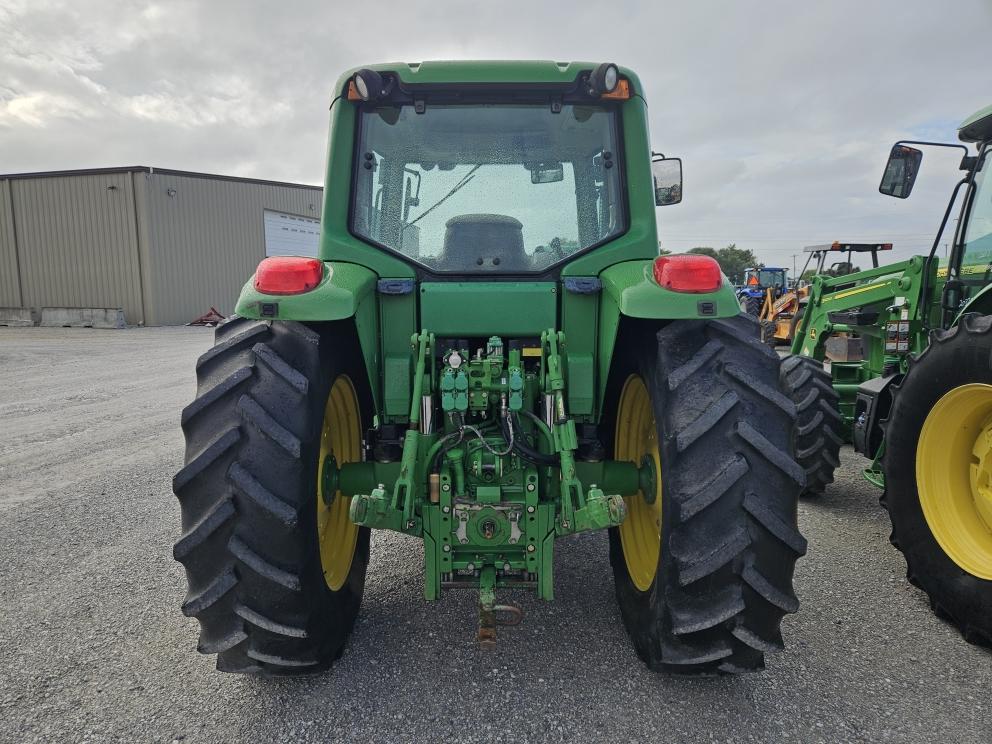 Image for 2006 John Deere 6420