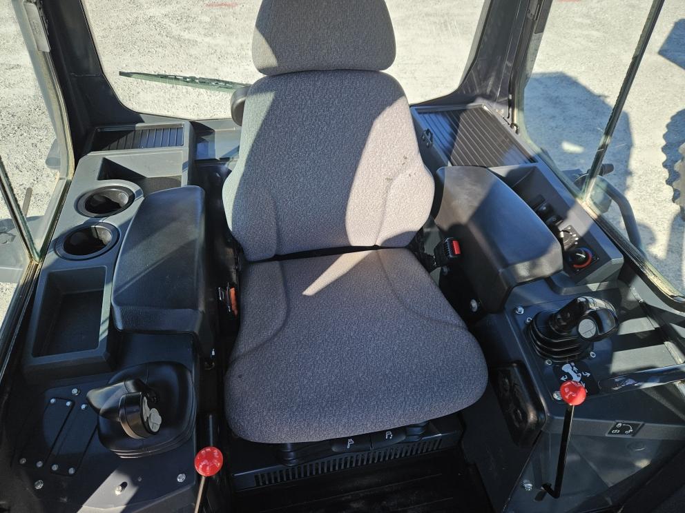 Image for 2017 John Deere 650K XLT