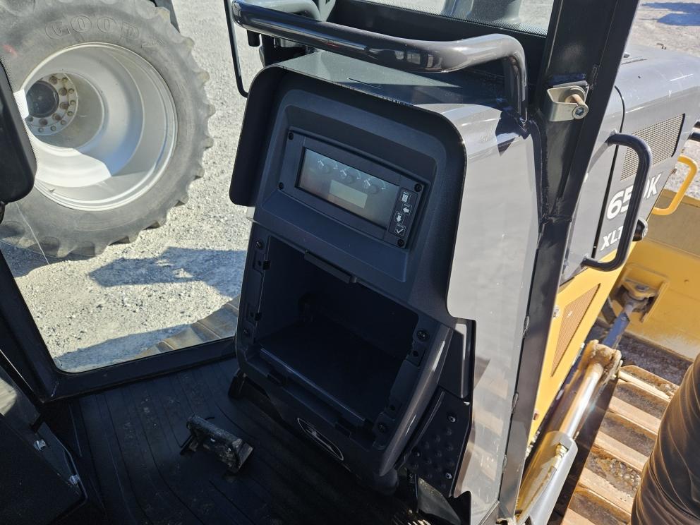 Image for 2017 John Deere 650K XLT