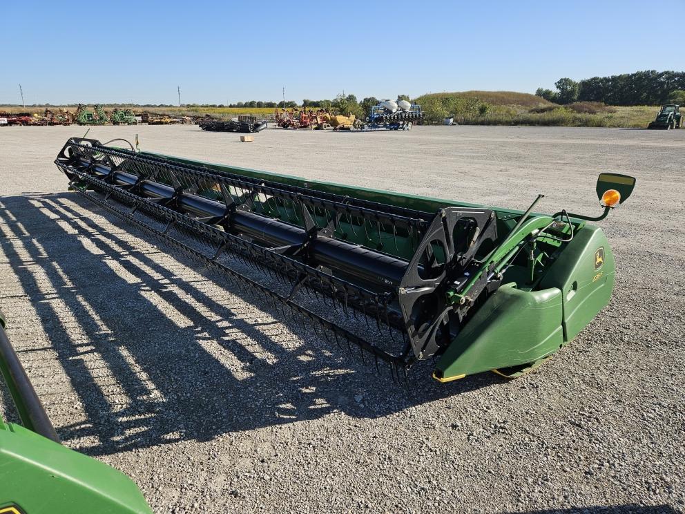 Image for 2010 John Deere 635F