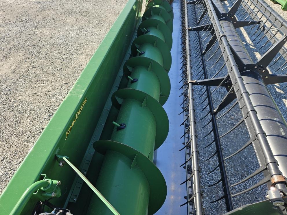 Image for 2010 John Deere 635F